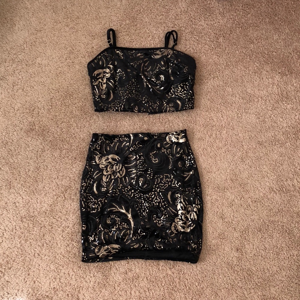 Matching top bottom black sequined dress set